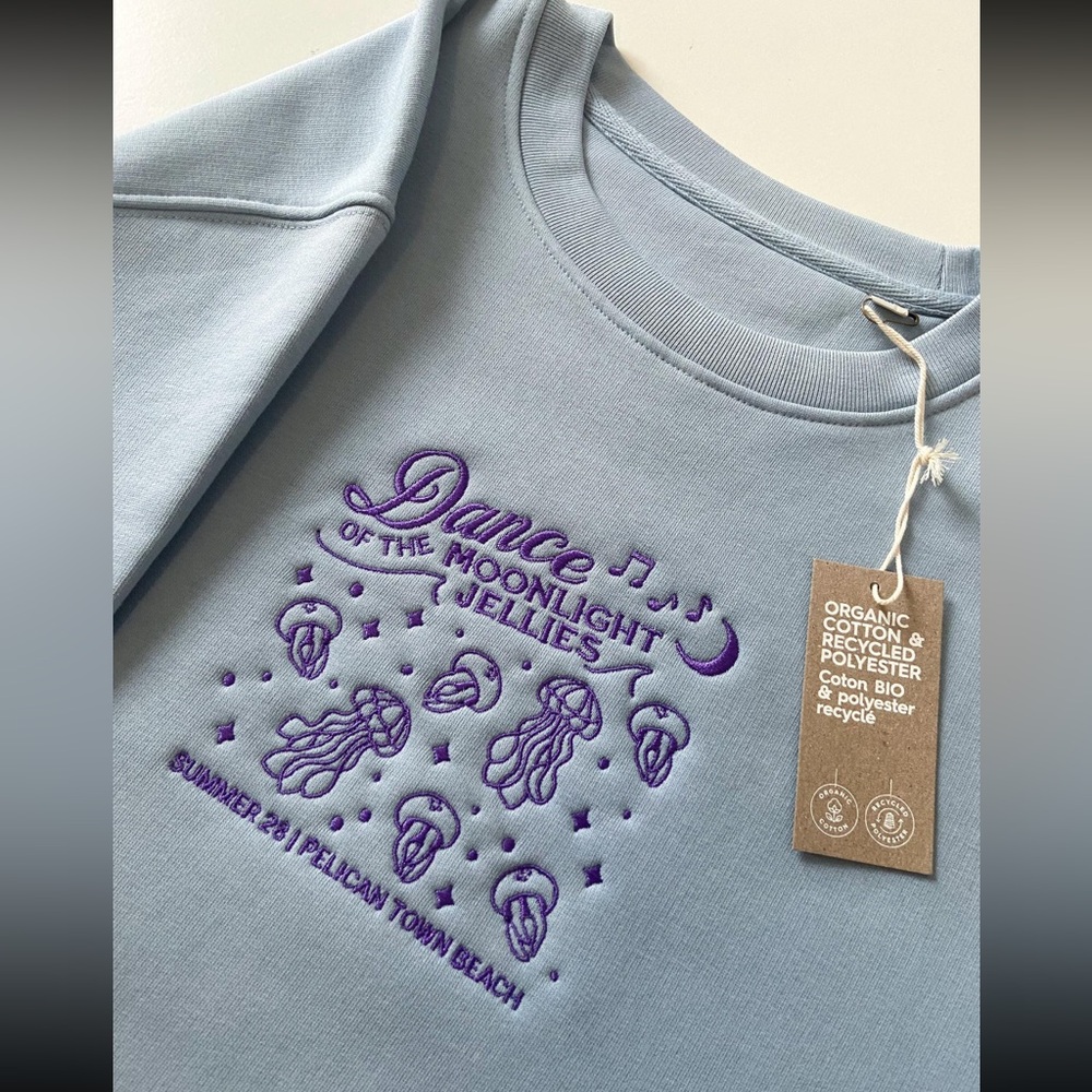 BNWOT Dance of the Moonlight Jelly’s-Stardew Valley Game Emboridered Sweatshirt - Picture 2 of 12